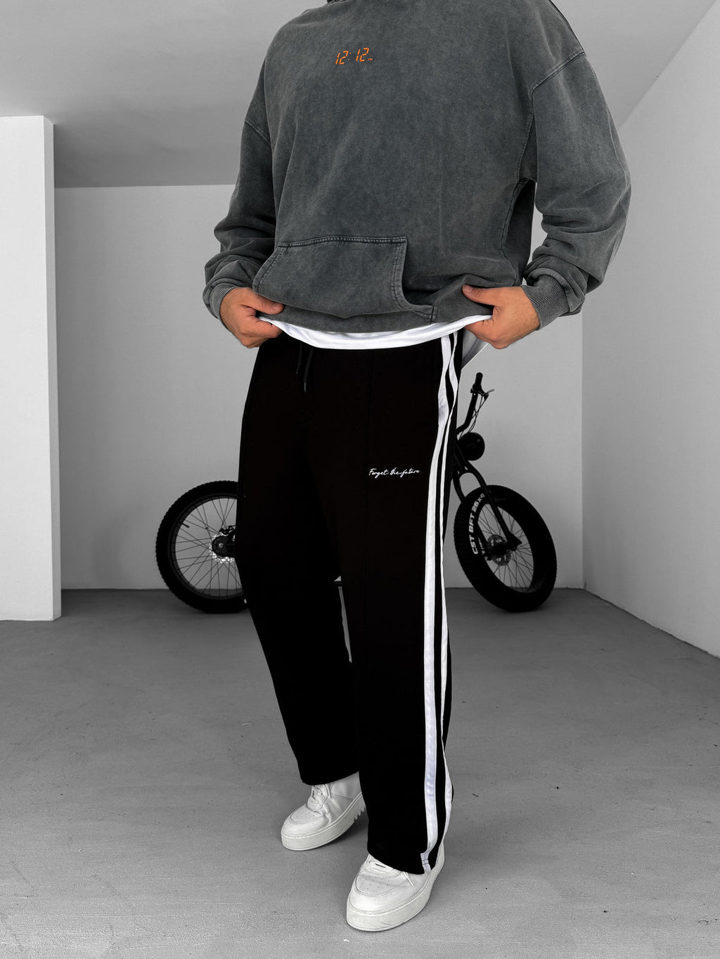 Urban Comfort Wide-Leg Drawstring Pants