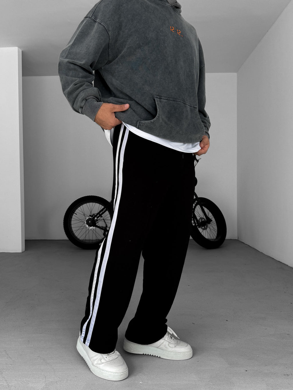 Urban Comfort Wide-Leg Drawstring Pants