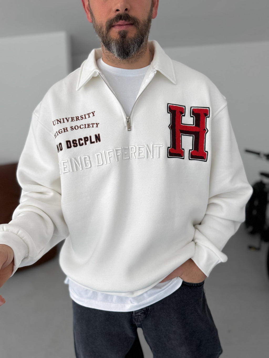 OFF WHITE Vintage Washed Oversized Sweatshirt